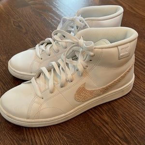Size 9 women’s Nike high top sneakers